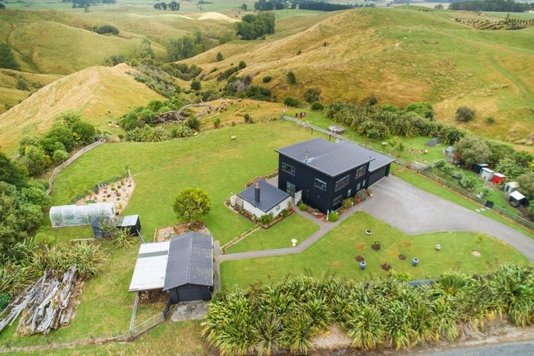 Photo of property in 407 Mount Curl Road, Hunterville, 4784