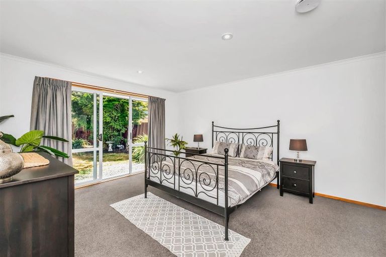 Photo of property in 10 Beauford Place, Parklands, Christchurch, 8083