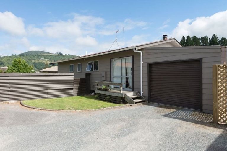 Photo of property in 103b Aquarius Drive, Kawaha Point, Rotorua, 3010