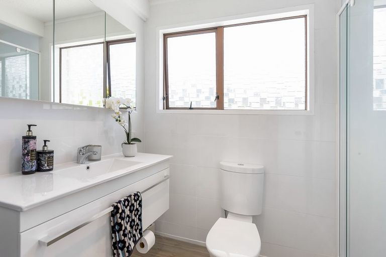 Photo of property in 34a Andrew Street, Waikanae, 5036