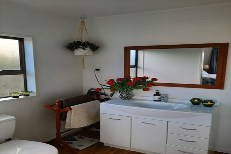 Photo of property in 21 Gledstane Road, Stanmore Bay, Whangaparaoa, 0932