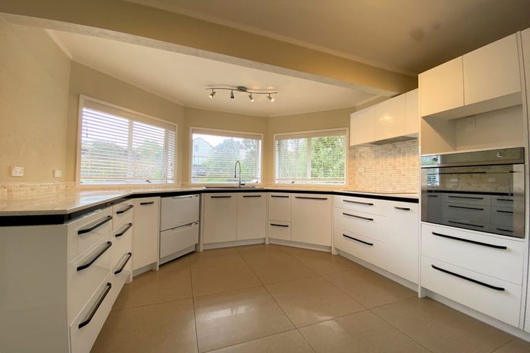 Photo of property in 4 Sailfish Drive, West Harbour, Auckland, 0618