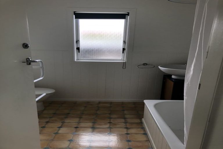 Photo of property in 68 English Street, St Andrews, Hamilton, 3200