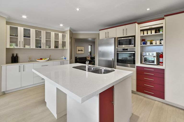 Photo of property in 12 Phoenicia Court, The Gardens, Auckland, 2105