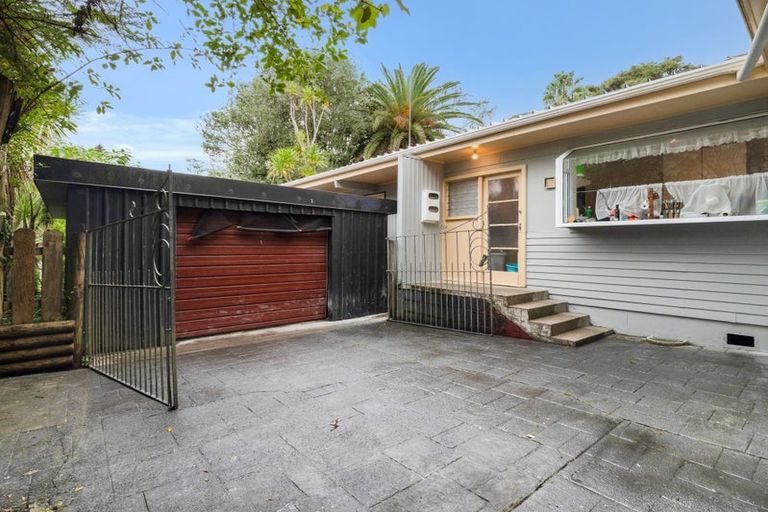 Photo of property in 12 Karapiti Place, Glen Eden, Auckland, 0602