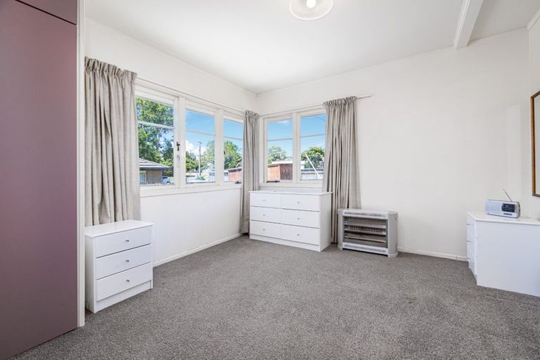 Photo of property in 18 Duncan Avenue, Te Atatu South, Auckland, 0610