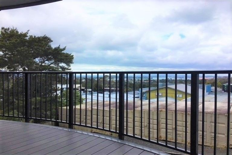 Photo of property in 11/241 Hinemoa Street, Birkenhead, Auckland, 0626