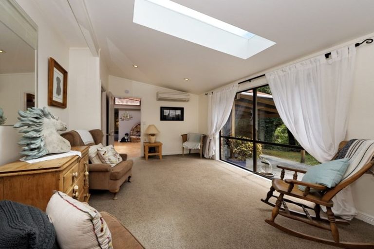 Photo of property in 256 Piha Road, Piha, New Lynn, 0772