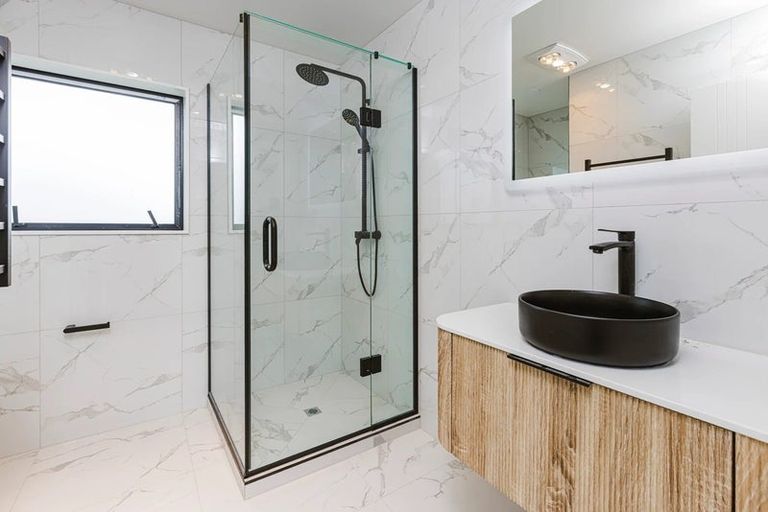 Photo of property in 697 Massey Road, Mangere, Auckland, 2022