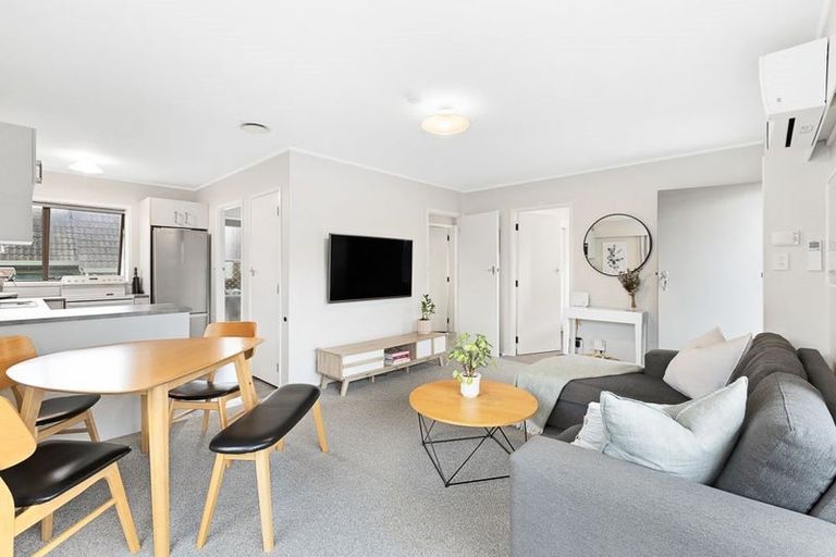 Photo of property in 1/20 Gladys Avenue, Glenfield, Auckland, 0629