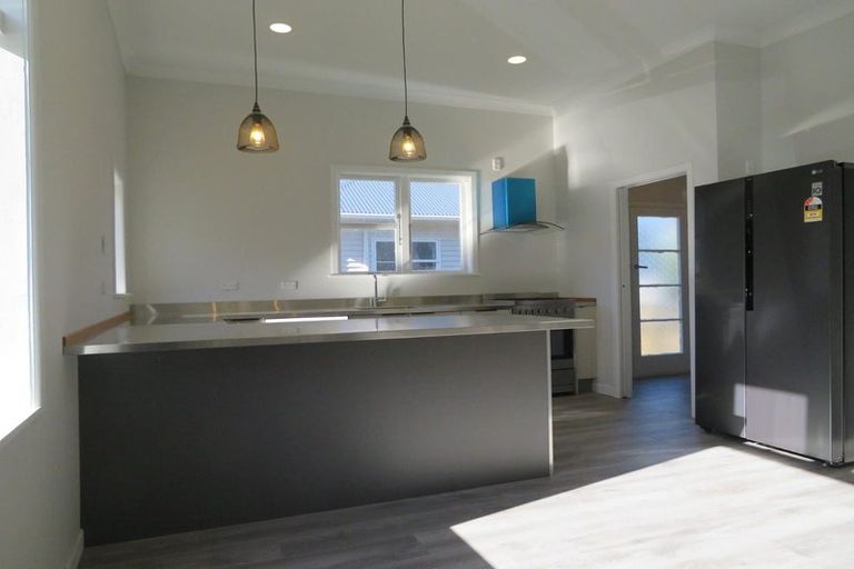 Photo of property in 33 Happy Valley Road, Owhiro Bay, Wellington, 6023