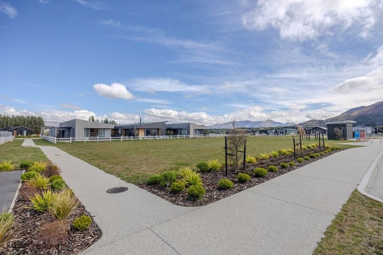 Photo of property in 146 Burdon Loop, Lake Hawea, 9382