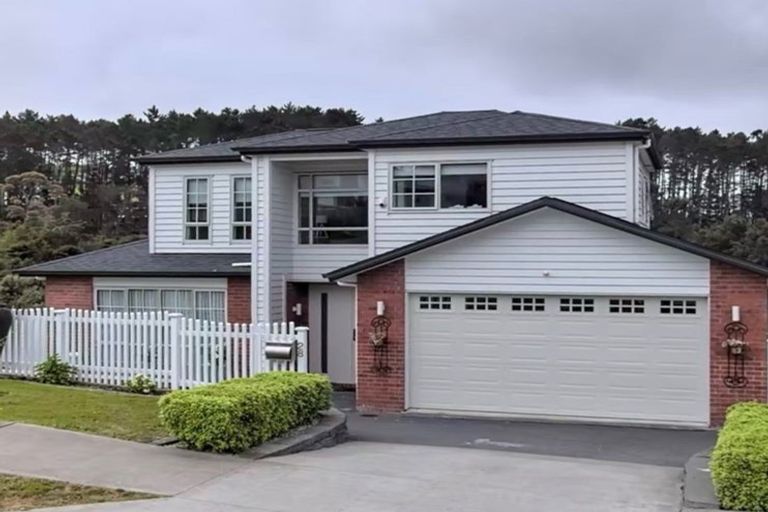 Photo of property in 28 Golden Morning Drive, Albany Heights, Auckland, 0632