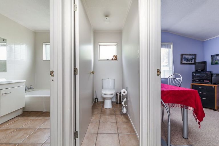 Photo of property in 5/40 Radiata Lane, Chatswood, Auckland, 0626