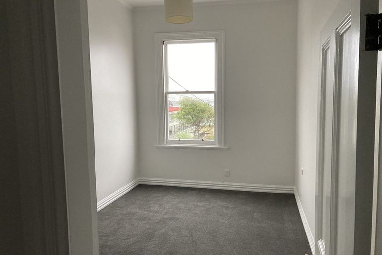 Photo of property in 31 Scarborough Terrace, Mount Victoria, Wellington, 6011