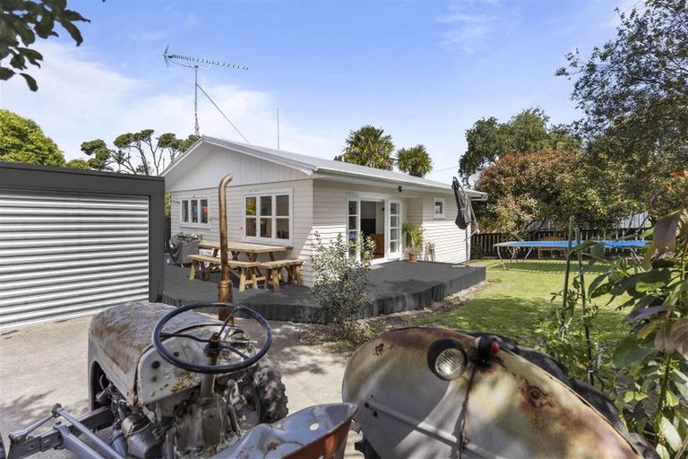 Photo of property in 2/40 Killarney Avenue, Torbay, Auckland, 0630