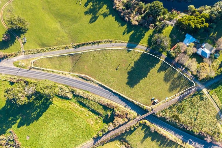 Photo of property in 100 Newman Road, Eketahuna, 4900