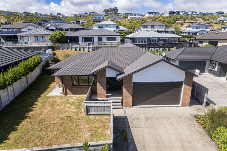 Photo of property in 5 Ihakara Arthur Lane, Aotea, Porirua, 5024