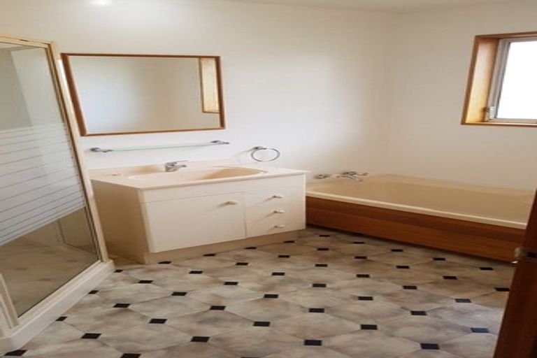 Photo of property in 2/19 Euston Street, Riccarton, Christchurch, 8041