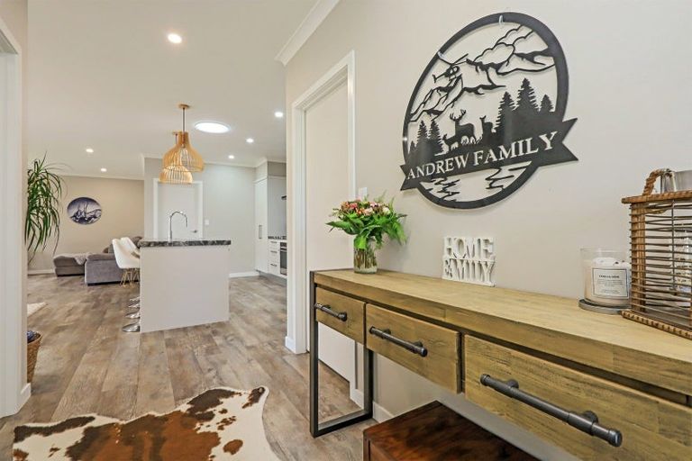 Photo of property in 25 Young Place, Taradale, Napier, 4112