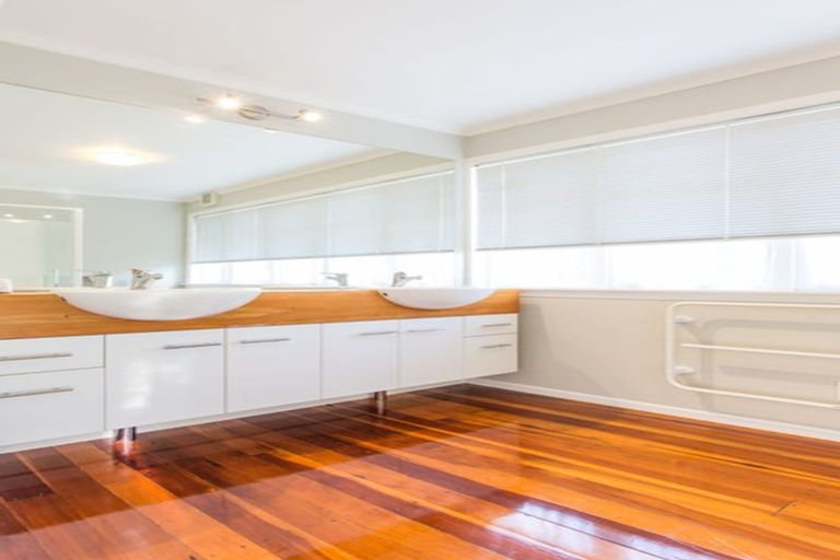 Photo of property in 16 Croydon Road, New Lynn, Auckland, 0600