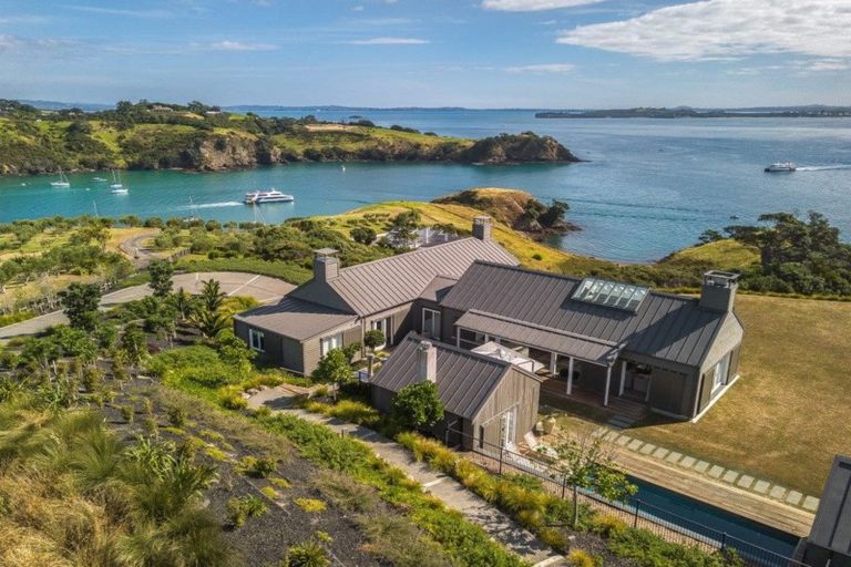 Photo of property in 13 Alan Murray Lane, Oneroa, Waiheke Island, 1081