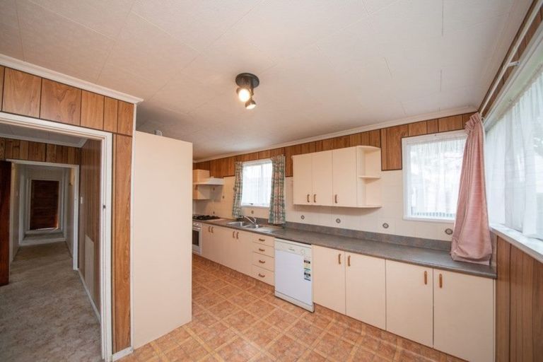 Photo of property in 71 Andrew Avenue, Roslyn, Palmerston North, 4414