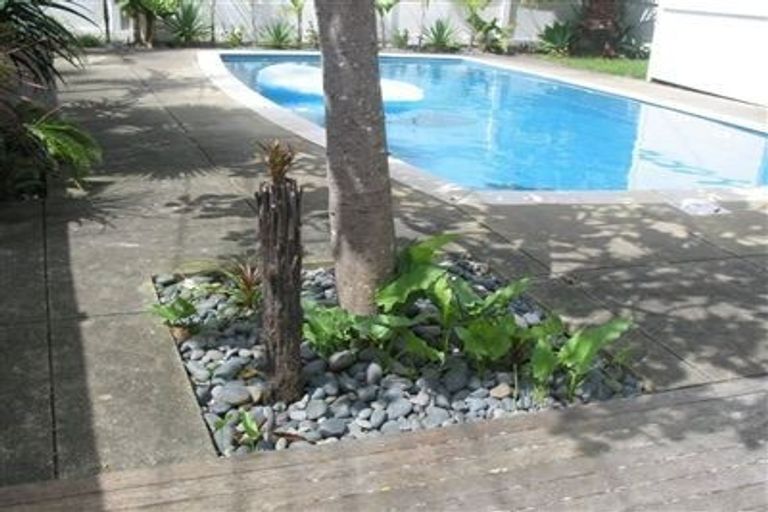 Photo of property in 84 Aberdeen Road, Campbells Bay, Auckland, 0620