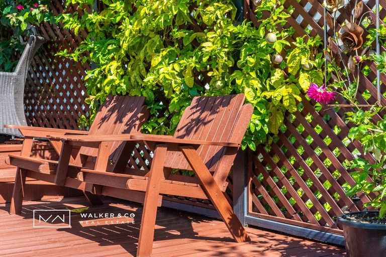 Photo of property in 16 Sunbrae Drive, Silverstream, Upper Hutt, 5019