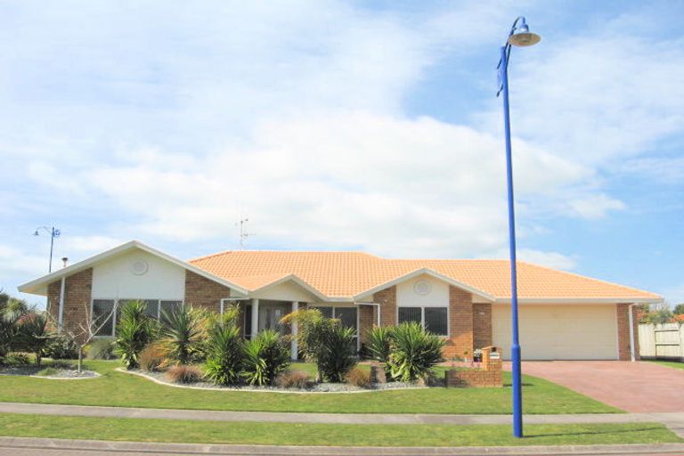 Photo of property in 1 Newport Key, Papamoa Beach, Papamoa, 3118