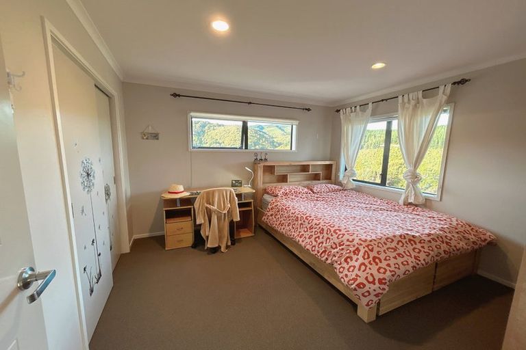 Photo of property in 16 Frankie Stevens Place, Riverstone Terraces, Upper Hutt, 5018