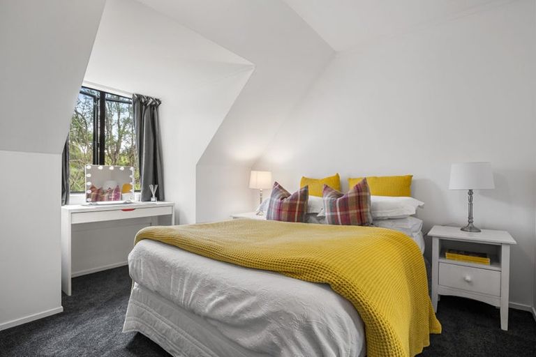 Photo of property in 109 Takahe Road, Titirangi, Auckland, 0604