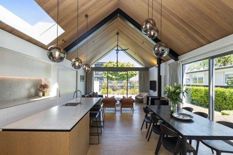 Photo of property in 3 Ngahere Street, Fendalton, Christchurch, 8041