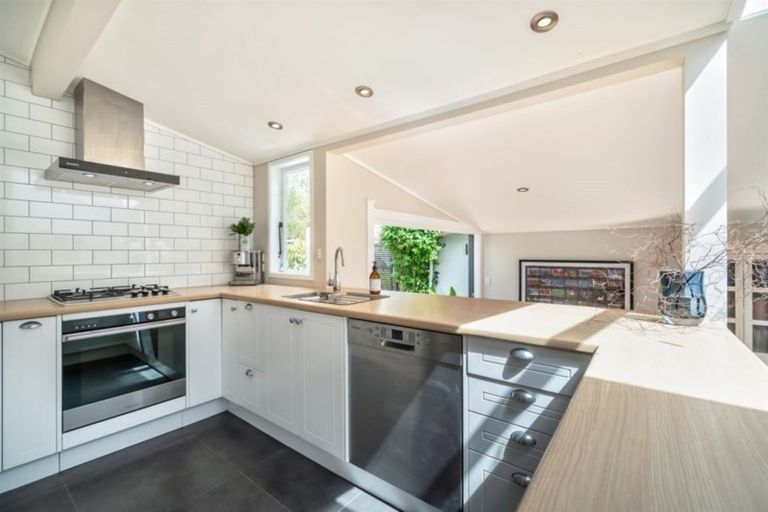 Photo of property in 1/34 Gladstone Road, Northcote, Auckland, 0627