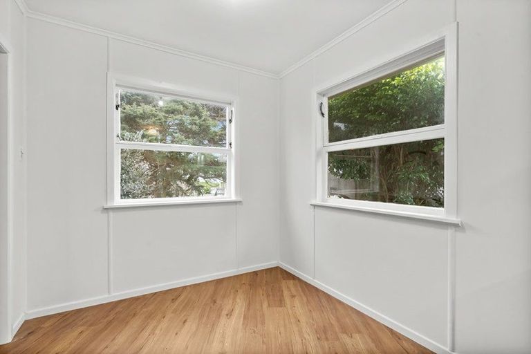 Photo of property in 19 Plumley Crescent, Mangere, Auckland, 2022