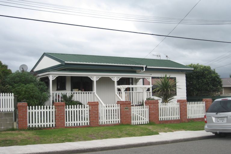 Photo of property in 4 Waikare Road, Raumati Beach, Paraparaumu, 5032