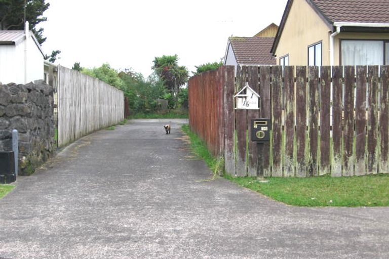 Photo of property in 2/16 Edwin Freeman Place, Ranui, Auckland, 0612