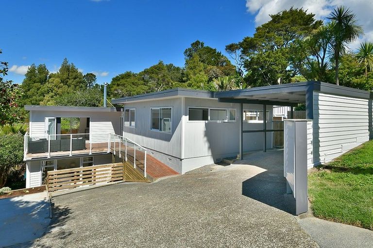 Photo of property in 13 Woodcote Drive, Glenfield, Auckland, 0629