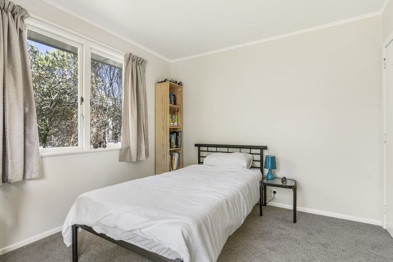 Photo of property in 8 Webb Place, Forrest Hill, Auckland, 0620