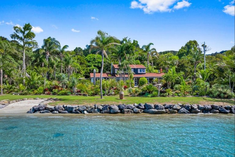 Photo of property in 465 Leigh Road, Whangateau, 0985