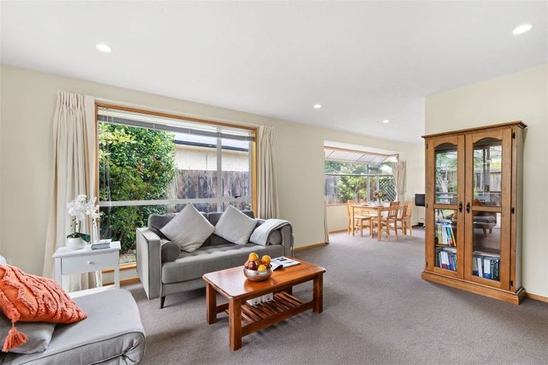 Photo of property in 1 Ilfracombe Place, Burnside, Christchurch, 8053