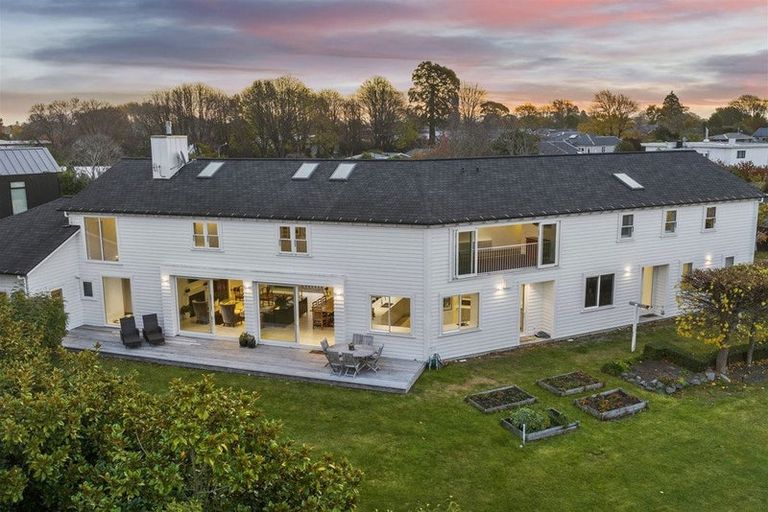 Photo of property in 11 Pentlow Place, Fendalton, Christchurch, 8052