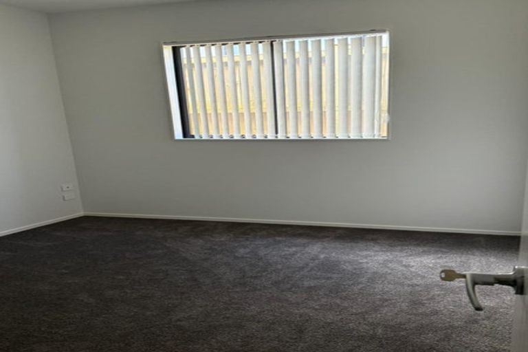 Photo of property in 43 Tributary Parade, Karaka, Papakura, 2113