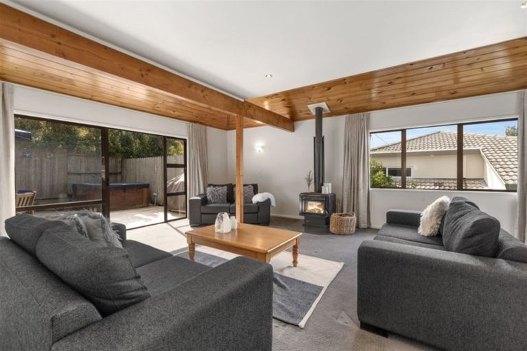 Photo of property in 1/16 Rossmore Terrace, Murrays Bay, Auckland, 0630