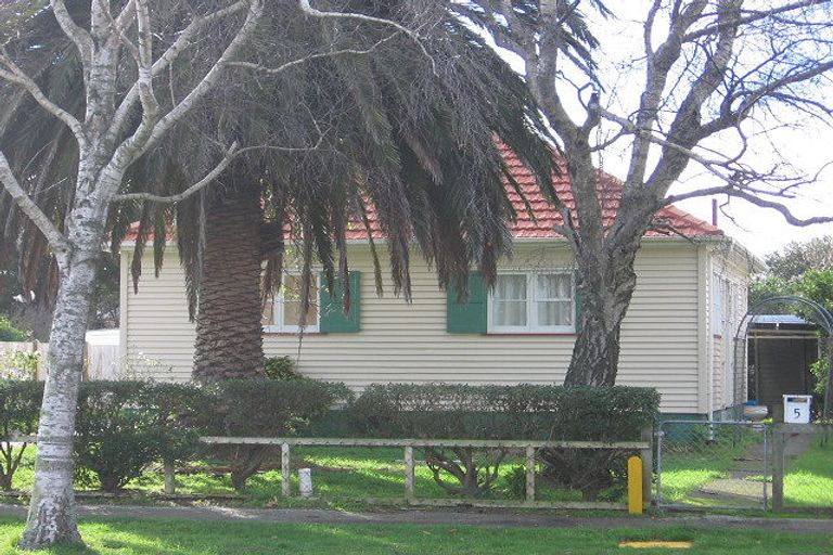 Photo of property in 5 Webb Street, Terrace End, Palmerston North, 4410