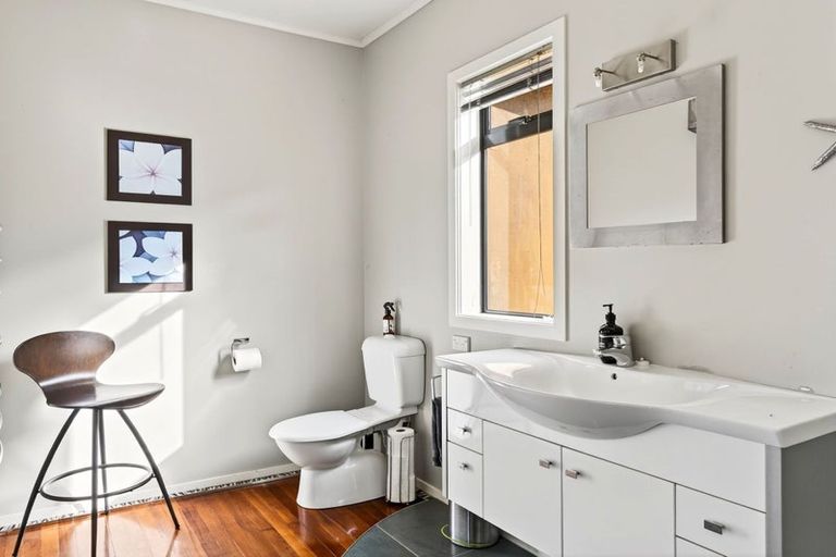 Photo of property in 49 Moana Road, Okitu, Gisborne, 4010