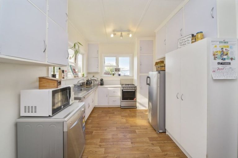 Photo of property in 17 Cornwall Street, Patea, 4520