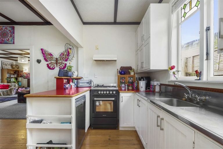 Photo of property in 117 Forest Lake Road, Forest Lake, Hamilton, 3200