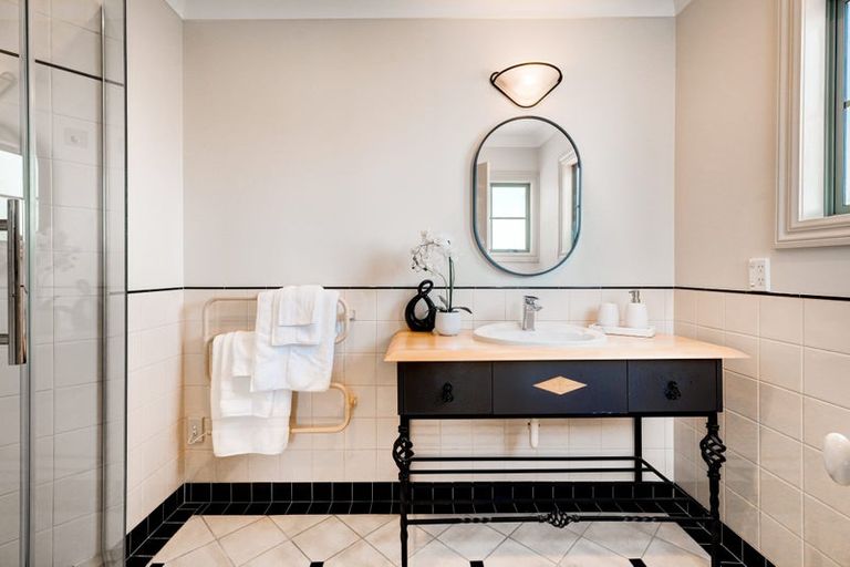 Photo of property in 21 Te Hoe Grove, Pinehill, Auckland, 0632