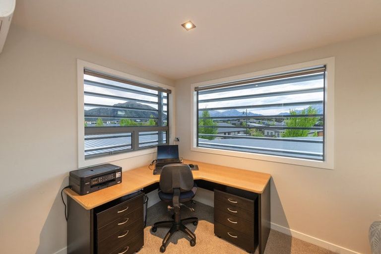 Photo of property in 10 Sunnyside Lane, Wanaka, 9305